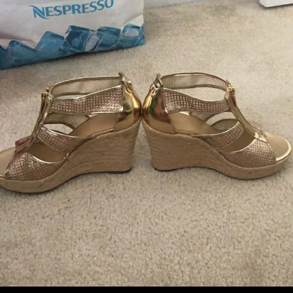 NWOT Michael Kors Beautiful Zipper Golden Wedge Shoes! - Picture 7 of 8